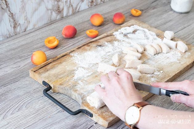 Süßes Quark Gnocchi Rezept mit Vollkornmehl und Aprikosengelee