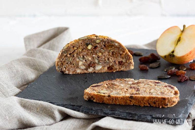 Saftiges Apfelbrot ohne Zucker *mit Nüssen und Vollkornmehl*