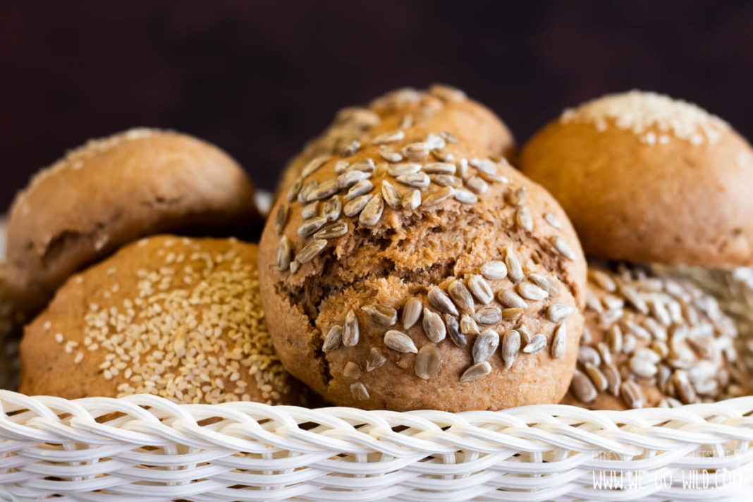 Burger Brötchen Vollkorn - mega fluffig &amp; vegan - WE GO WILD