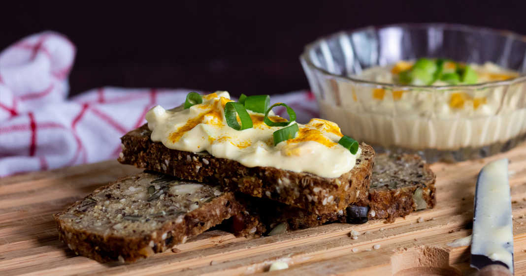 Eiaufstrich mit Frischkäse und Saurer Sahne - WE GO WILD