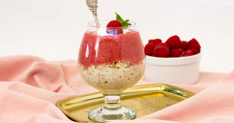 Quinoa Porridge mit Himbeer Bananen Creme